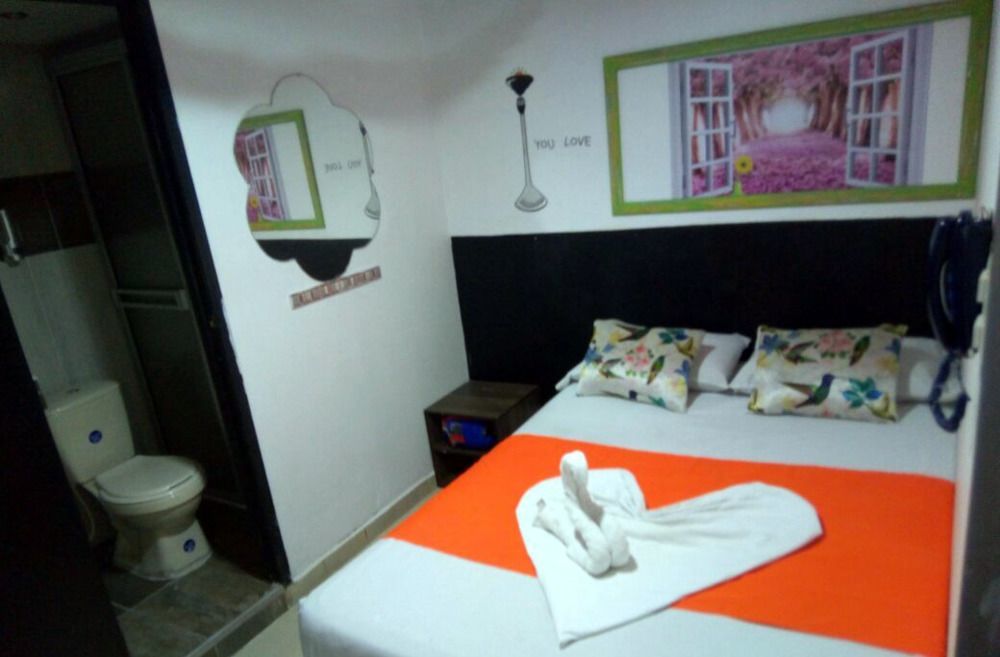 El Amanercer Parque Del Agua Residencia Muy Central Hotel Манисалес Екстериор снимка